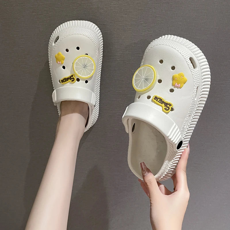 Sabots infirmières - Chaussures ouvertes soignants avec Charms
