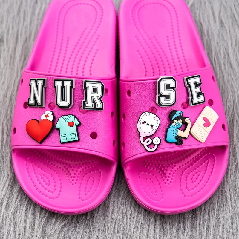 Lots de 13 charms pour Crocs Infirmiere Genius Nurse